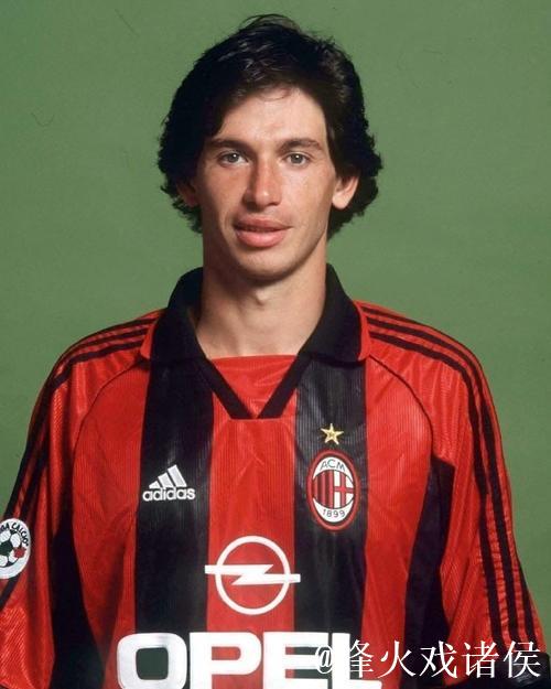 老照片勾起回忆:米兰传奇阿尔贝蒂尼再现辉煌岁月 老照片勾起回忆:米兰传奇阿尔贝蒂尼再现辉煌岁月